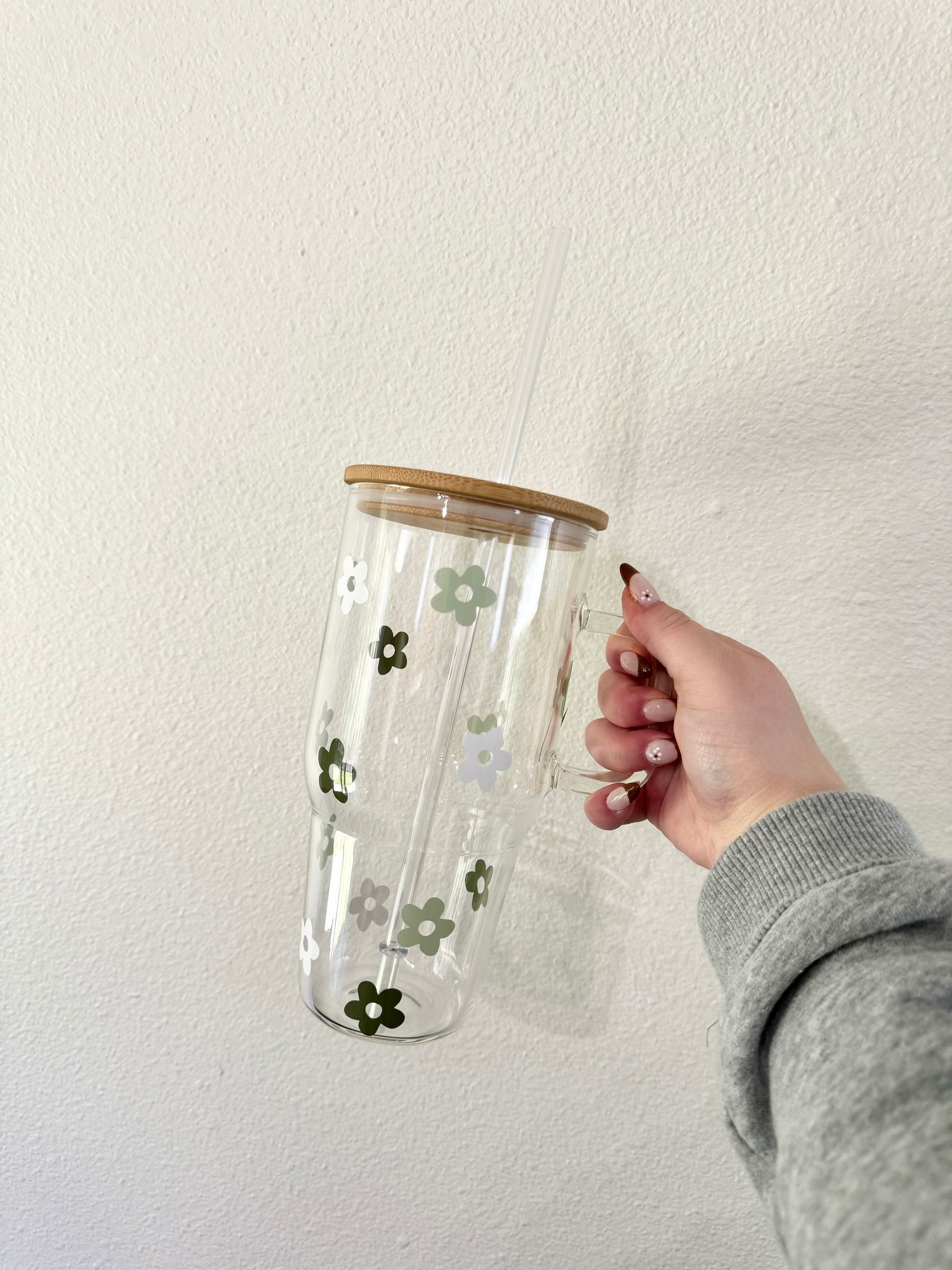 Retro Daisy Glass Tumbler | 32 oz | Custom